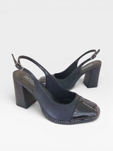 Sapato slingback Beyou Shoes preto em napa com bico envernizado e salto bloco de 9,5 cm