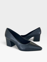 Scarpin Cagliari Beyou Shoes preto em napa com salto bloco de 6 cm e bico fino, design clássico e sofisticado.