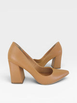 Scarpin Beyou Shoes California caramelo em napa com salto bloco de 9,5 cm e bico fino elegante