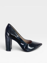 Scarpin Beyou Shoes California preto em verniz com salto bloco de 9,5 cm e bico fino, design elegante e clássico.