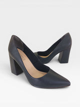 Scarpin Beyou Shoes California preto em napa com salto bloco de 9,5 cm e bico fino elegante