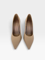 Scarpin Beyou Shoes Beverly Hills em couro cor bistrô com bico fino e salto alto de 10 cm