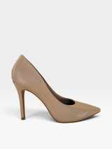 Scarpin Beyou Shoes Beverly Hills em couro cor bistrô com salto fino de 10 cm e bico fino elegante