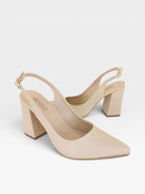 Slingback Beyou Shoes California nude em napa com salto bloco de 9,5 cm e bico fino, elegante e confortável.