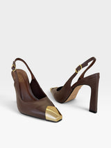 Sapato slingback Beyou Shoes marrom em couro com salto alto e ponteira metálica dourada