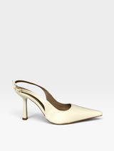 Slingback Milano Beyou Shoes em couro off white com bico fino e salto taça de 10 cm