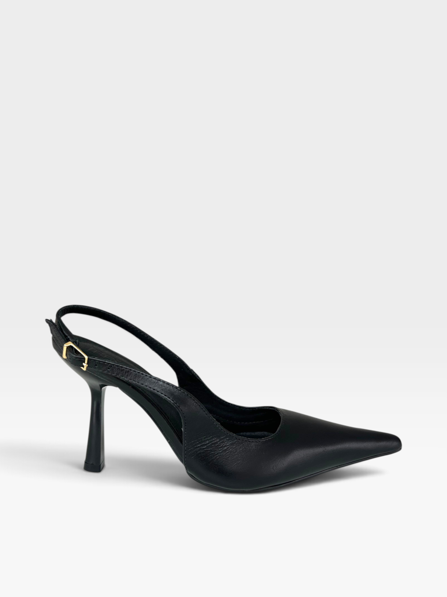 Sapato slingback Beyou Shoes Milano em couro preto com bico fino e salto taça de 10 cm