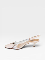 Slingback Beyou Shoes Veneza em napa nude com detalhes em vinil transparente e salto fino de 6 cm
