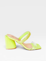 Tamanco Beyou Shoes Florence verde em napa e vinil com tiras de strass e salto bloco de 8,5 cm