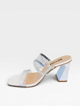 Tamanco Beyou Shoes Genebra branco em napa e vinil com tiras de strass e salto geométrico de 8,5 cm