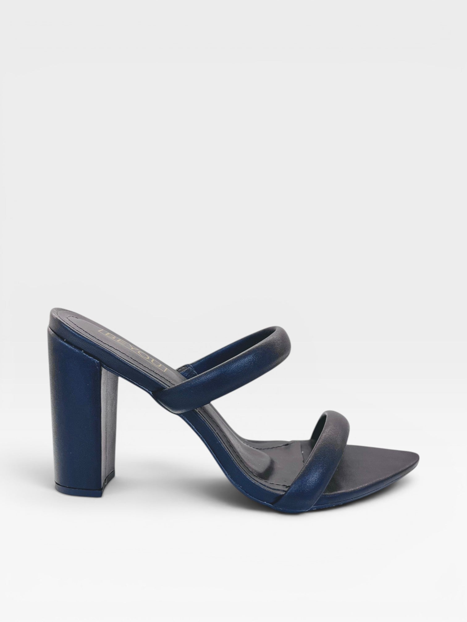 Tamanco Beyou Shoes Montpellier preto em napa com bico folha e salto alto de 10 cm