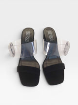Tamanco Beyou Shoes Petrópolis preto com tira de vinil transparente e detalhe de brilho lateral