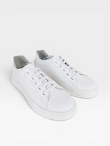 Tênis Beyou Shoes Berlin branco em couro com design urbano minimalista e acabamento refinado