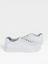 Tênis Beyou Shoes Berlin branco em couro com design urbano, sola plana e acabamento minimalista