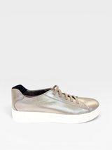 Tênis Beyou Shoes Berlin em couro na cor ônix com solado plataforma branco, design urbano e acabamento refinado.
