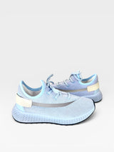Tênis casual Beyou Shoes Brisbane azul bebê em tecido tipo malha com sola texturizada e detalhe lateral