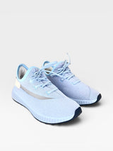 Tênis casual Beyou Shoes Brisbane em tecido malha azul bebê com cadarços e solado esportivo confortável