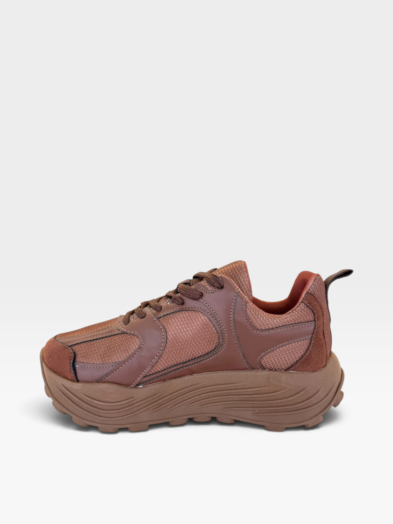 Tênis casual Beyou Shoes Denver marrom em material New Mest e tecido com solado plataforma tratorado