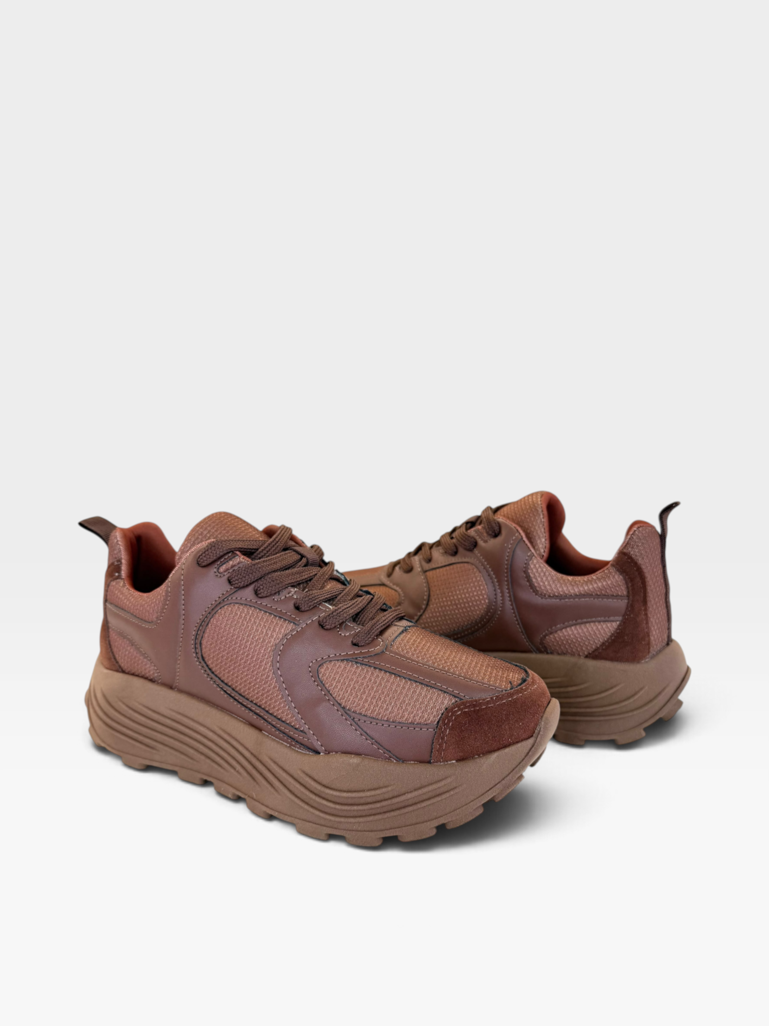 Tênis casual Beyou Shoes Denver marrom em material New Mest e tecido com solado robusto e design moderno
