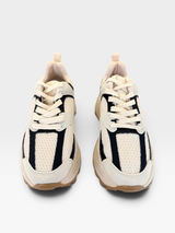 Tênis Beyou Shoes Denver em tons de off white e cinza, confeccionado em tecido mesh e material sintético moderno.