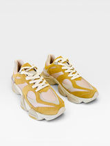 Tênis Beyou Shoes Ireland em tecido e camurça nas cores branco e marrom com design moderno e solado robusto.