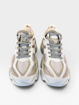 Tênis Beyou Shoes Ireland off white e nude em tecido e camurça sintética com design moderno e cadarços cinzas