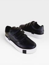 Tênis casual Beyou Shoes Norway preto em napa com fechamento em velcro e solado plataforma branco