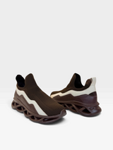 Tênis Beyou Shoes Taiwan em couro e knit marrom com detalhes off white e solado robusto