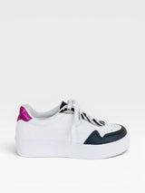 Tênis Beyou Shoes Vienna em couro branco com detalhes em rosa metalizado e estampa animal print, design casual moderno.