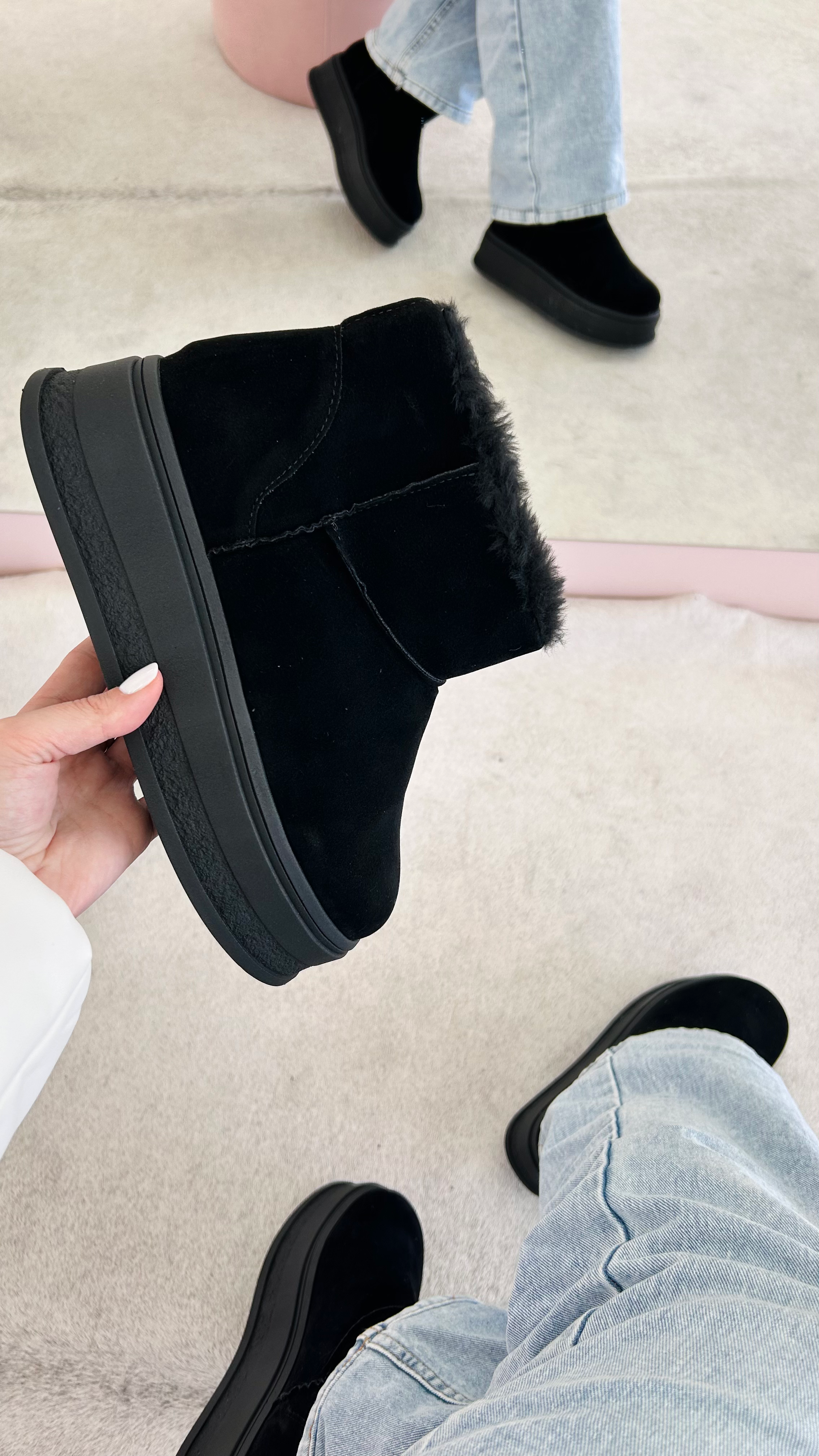 BOTA ALASKA BLACK SOLA ALTA