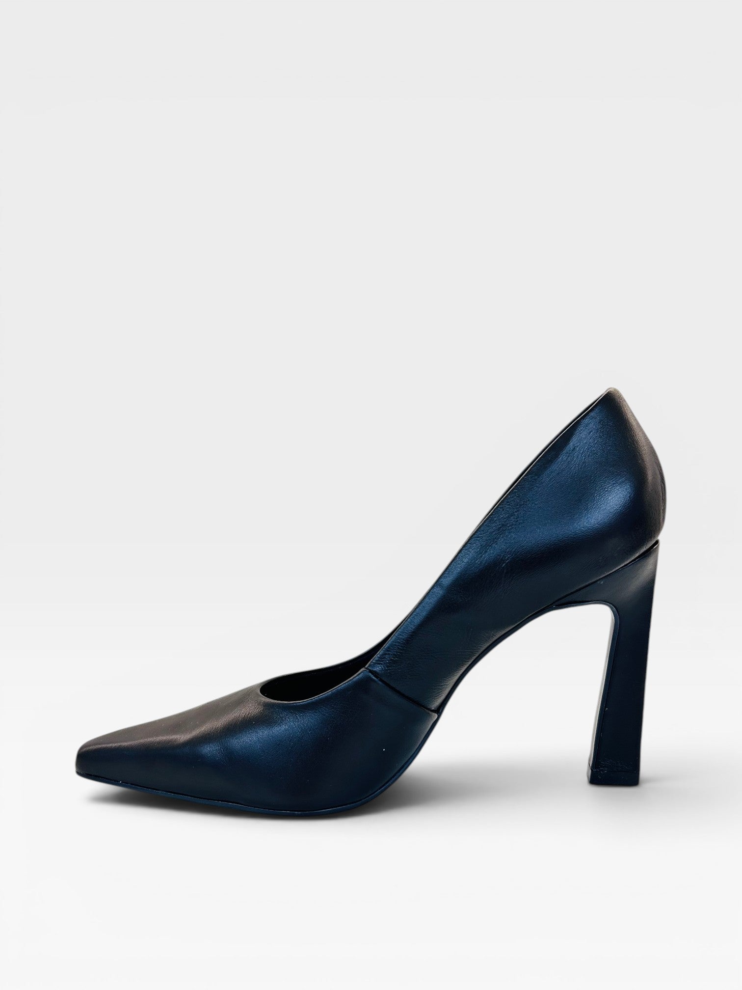 SCARPIN LONDON BLACK COURO
