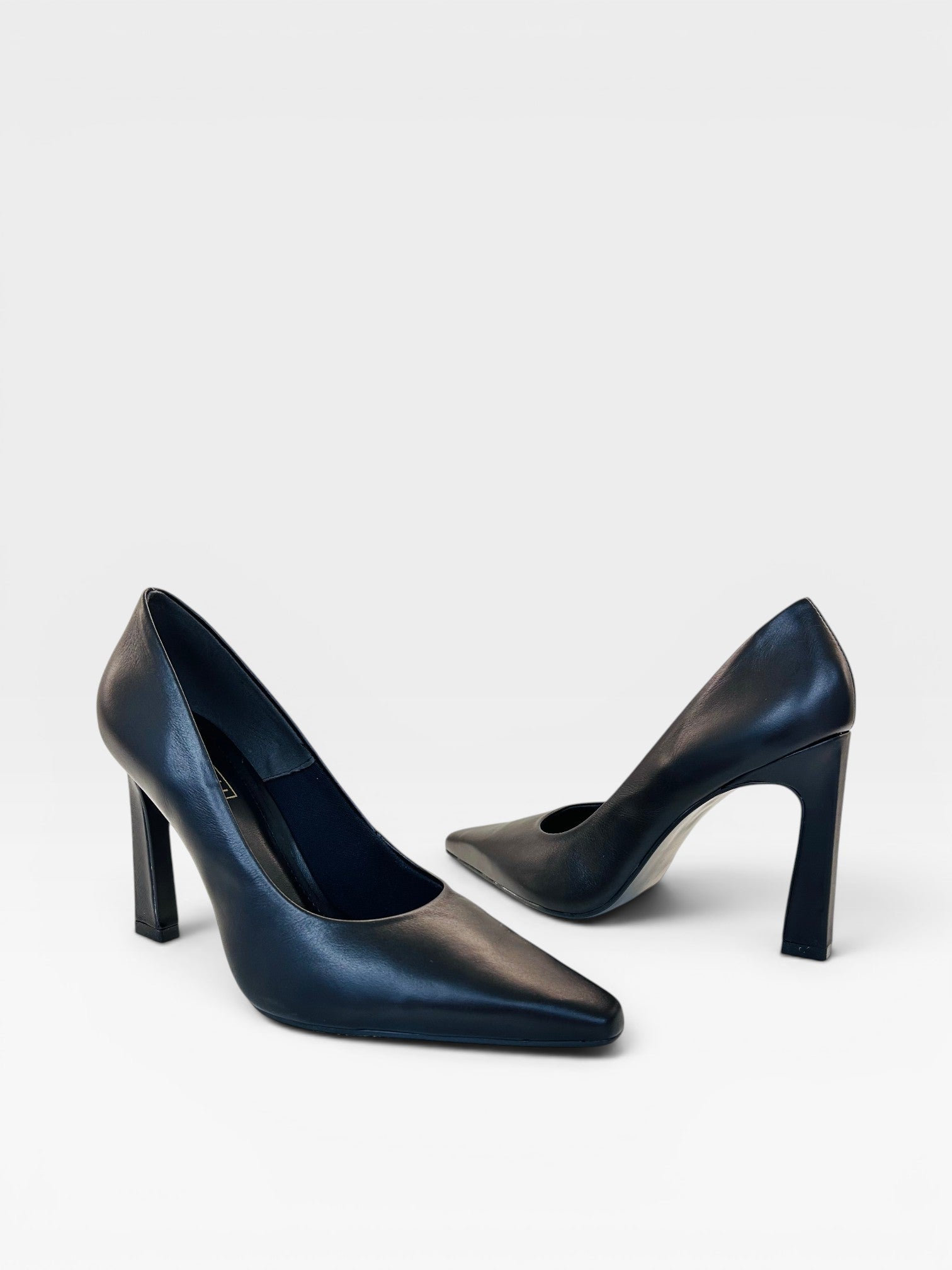 SCARPIN LONDON BLACK COURO