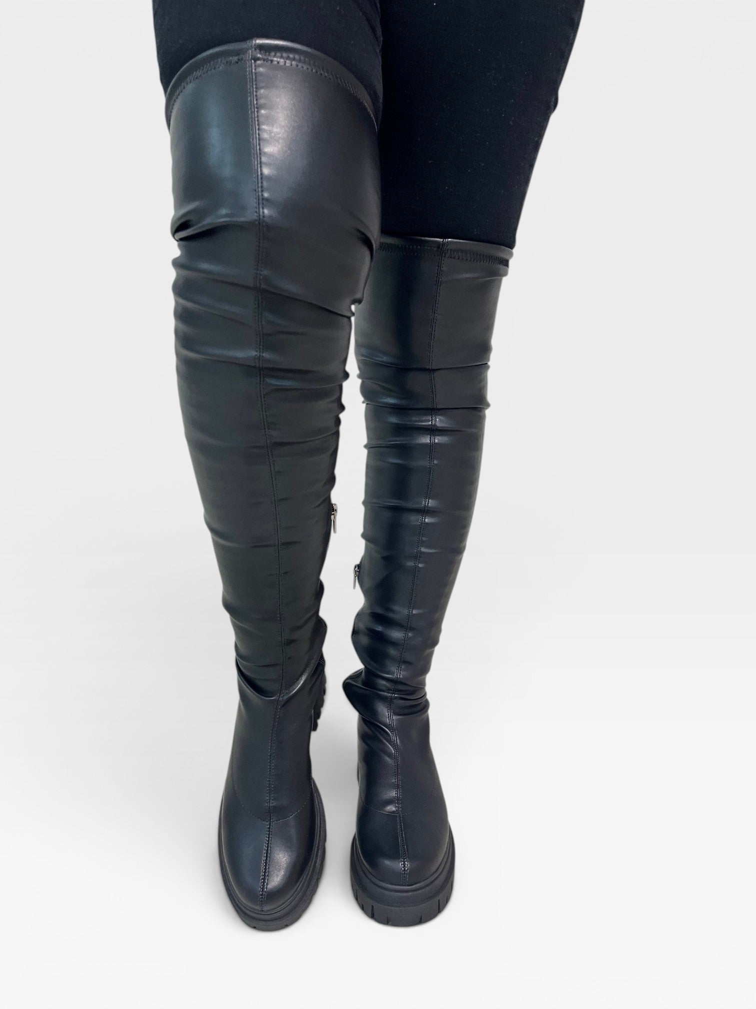 BOTA MANCHESTER OVER BLACK